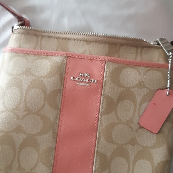 Coach cross body bag vanilla and pink color - Picture 4 of 9